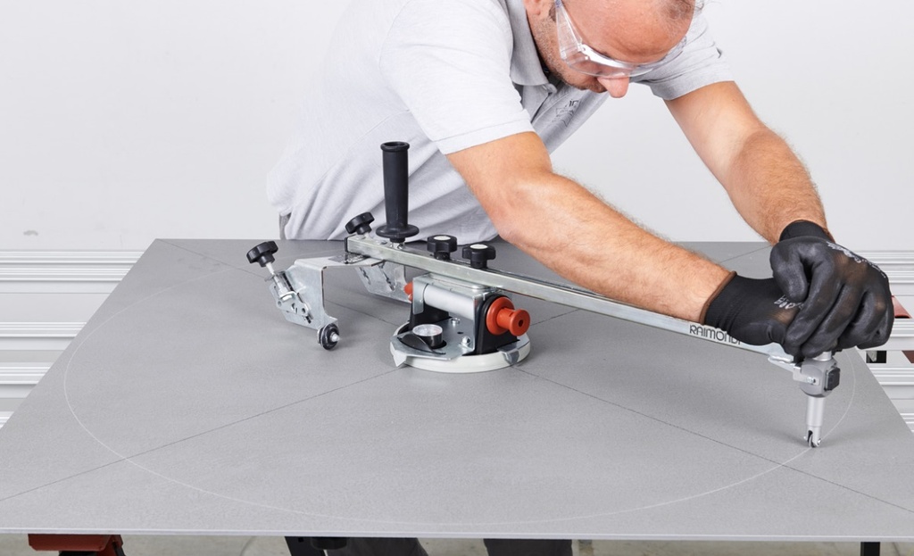 Raimondi - Dispositif de coupe et façonnage circulaire Motokompass